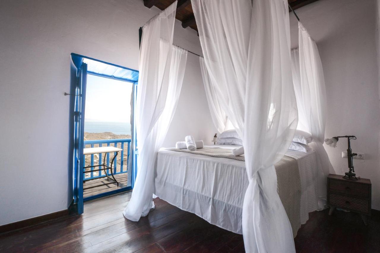 Castrum Traditional Sunset Suites Plaka  Exterior photo