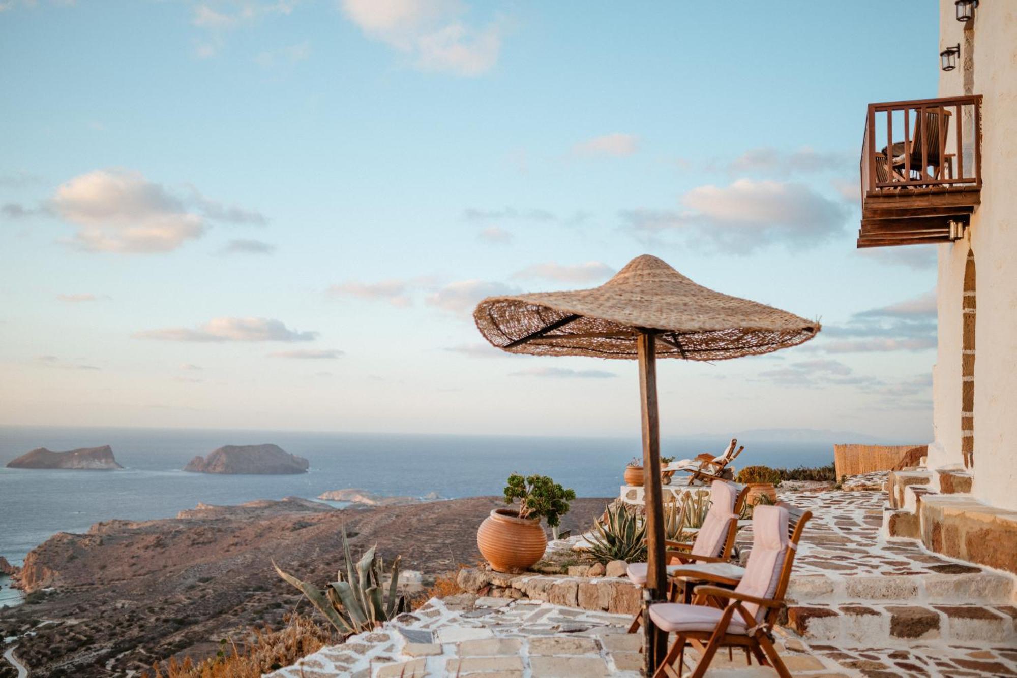 Castrum Traditional Sunset Suites Plaka  Exterior photo